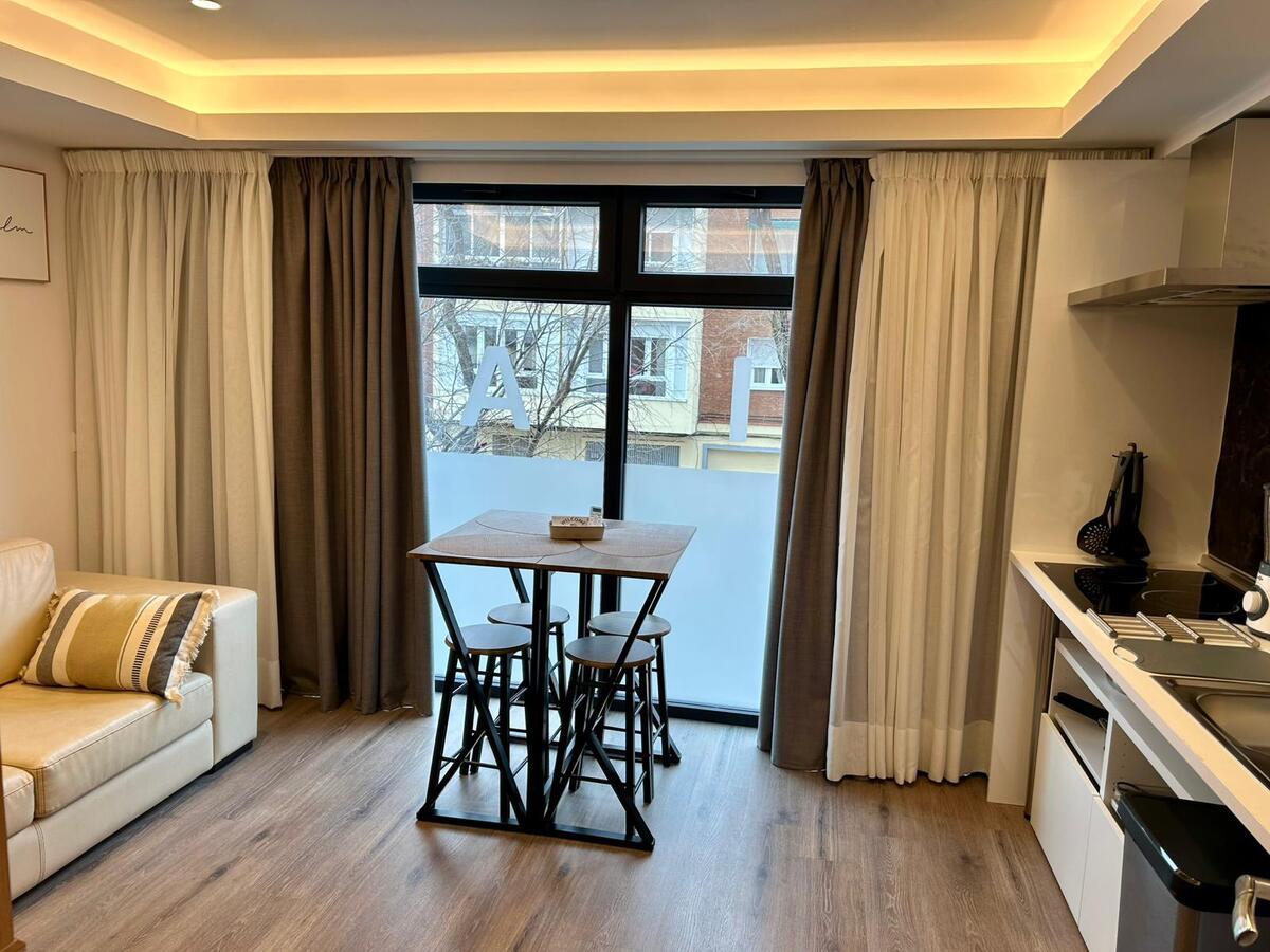 MITRA Sarria Living Suite 3 - 6